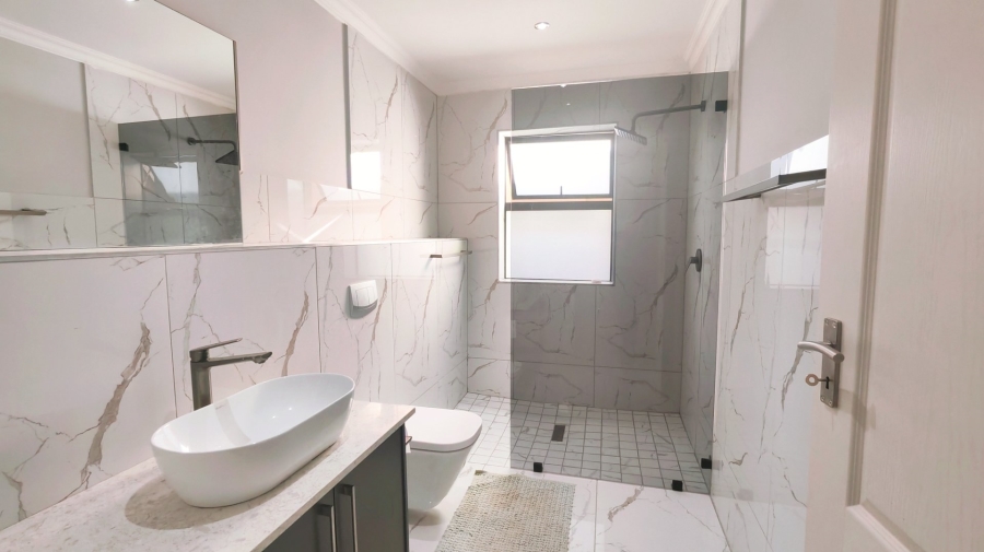 3 Bedroom Property for Sale in Hartenbos Heuwels Western Cape
